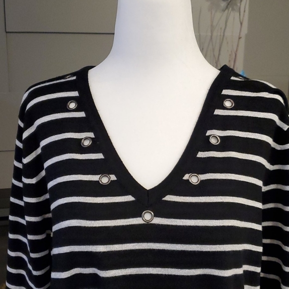 NWOT Striped Sweater with Contrast Cuff - Picture 4 of 7